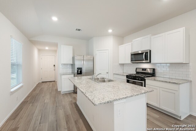 Foto del edificio - 4006 Claystone Canyon