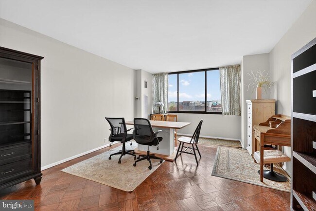 Foto del edificio - 2700 Virginia Ave NW