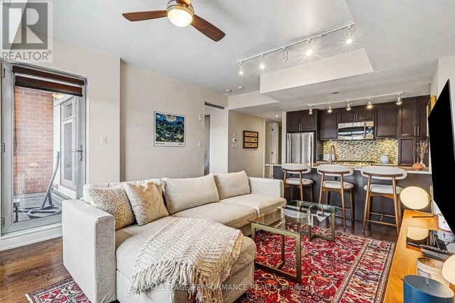 Building Photo - 131 Holland Ave