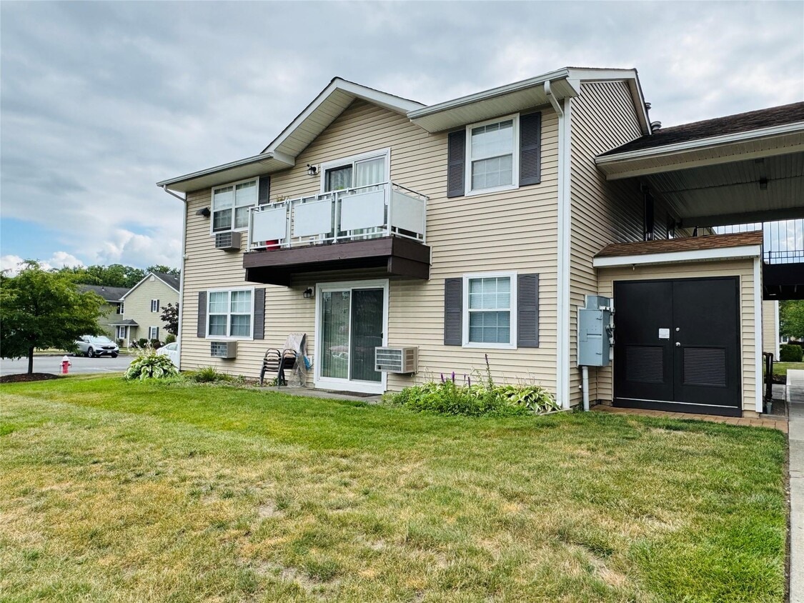 Primary Photo - 100 Hillside Dr