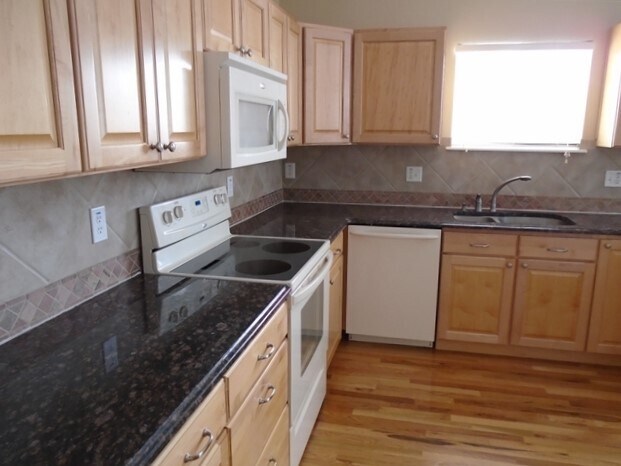 Foto del edificio - 3548 Maple Circle