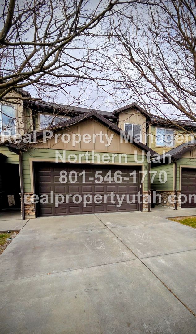 Foto del edificio - 3 Bedroom 2 Bath Townhome in West Haven Av...