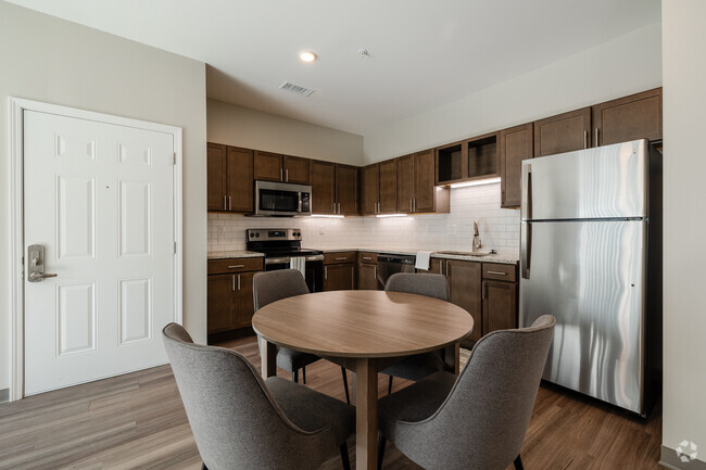 1BR, 1BA - 685SF - Kitchen - Dumont at Delano