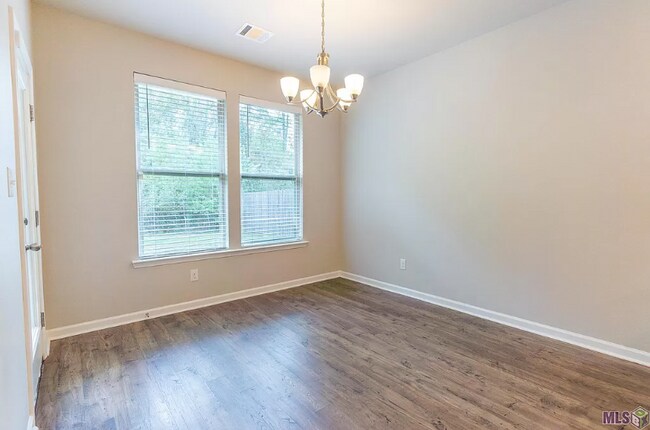 Building Photo - 2162 Meadow Hill Ave