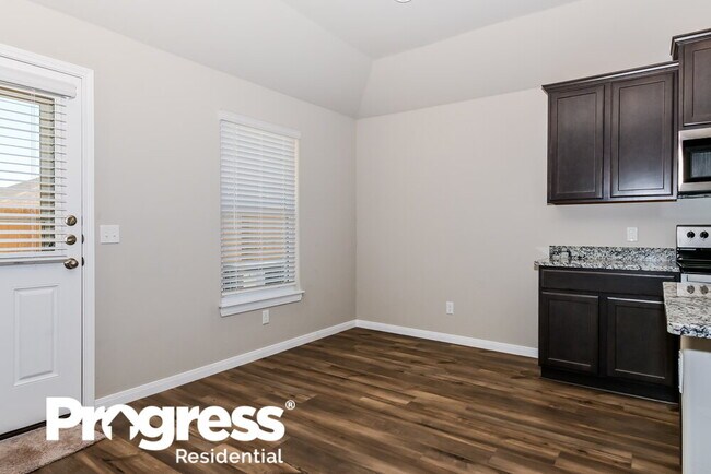 Foto del edificio - 1701 Maroon Dr