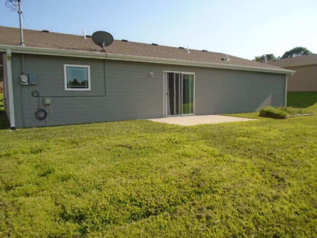 Foto del edificio - 114 Allen Hill Dr