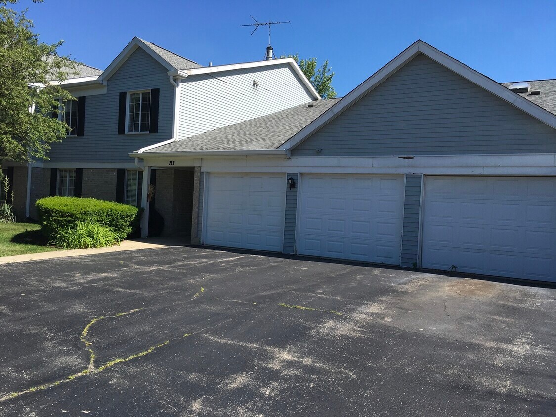 209 Memory Ln Unit 3, Westmont, IL 60559 Condo for Rent in Westmont, IL