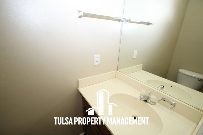 Foto del edificio - 1323 S Lawton Ave