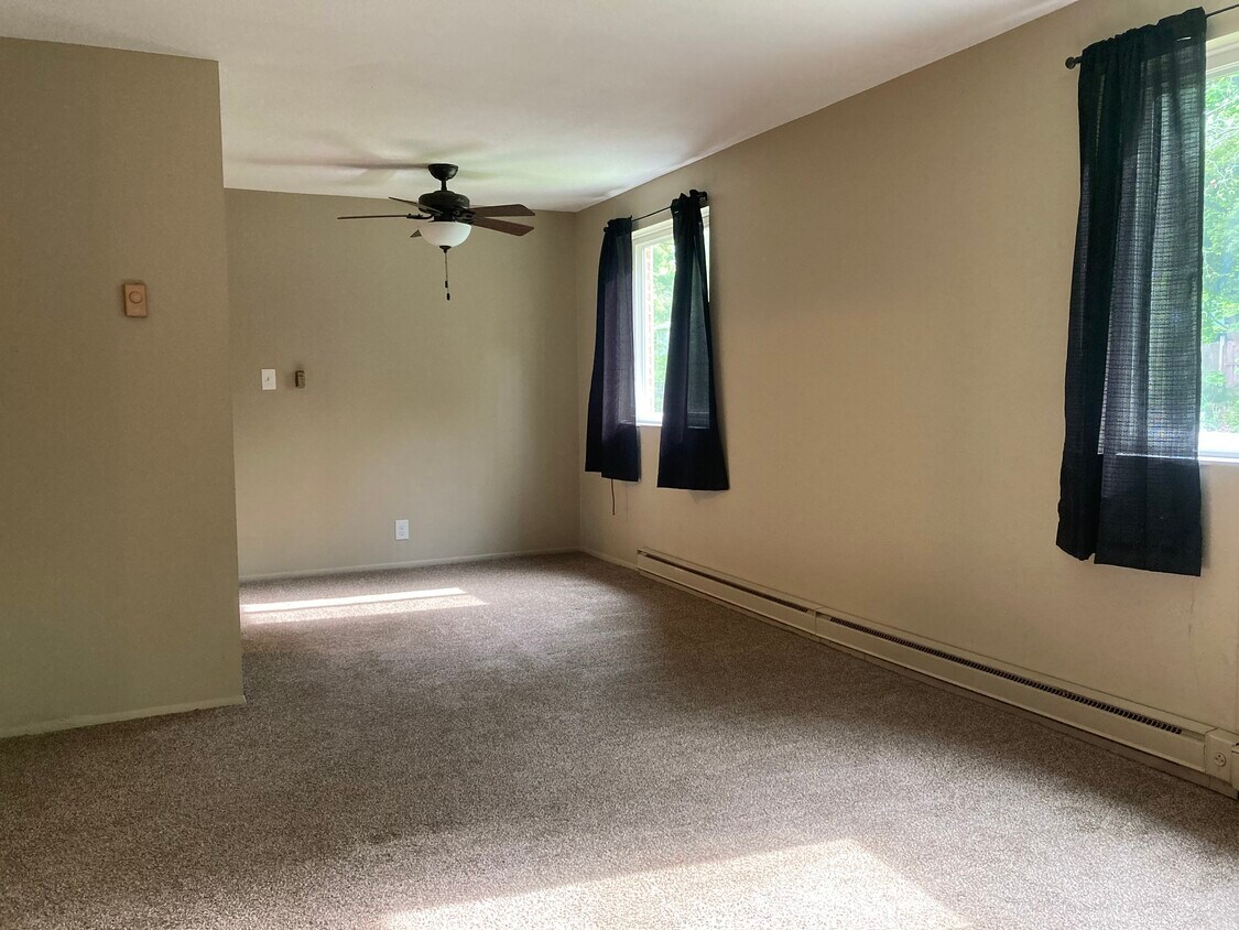 Foto principal - 1935 Brookside Dr