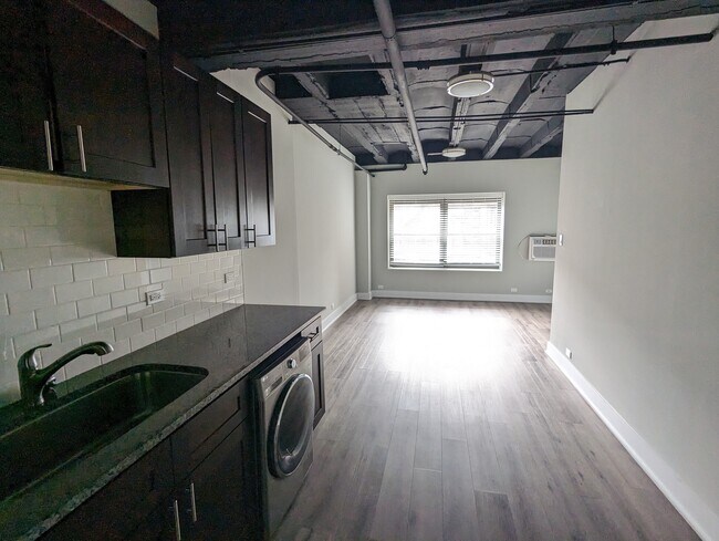 Foto del edificio - 725 Saint Johns Ave