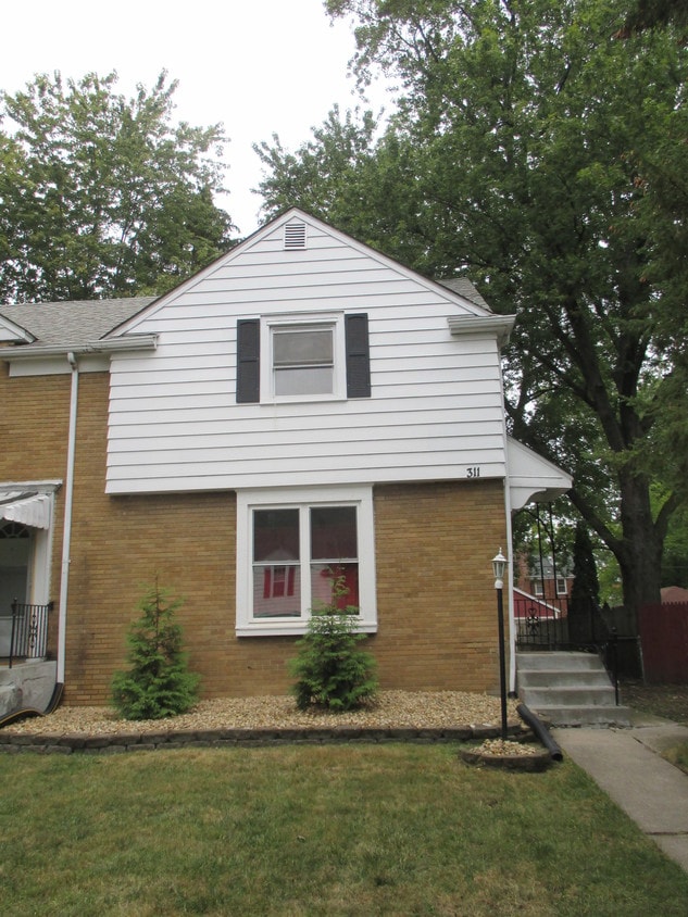 311 Belmont Pl, Munster, IN 46321 Townhome Rentals in Munster IN