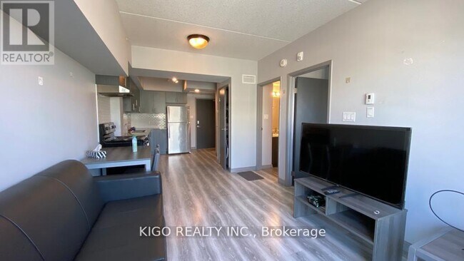 Building Photo - 275 Larch St