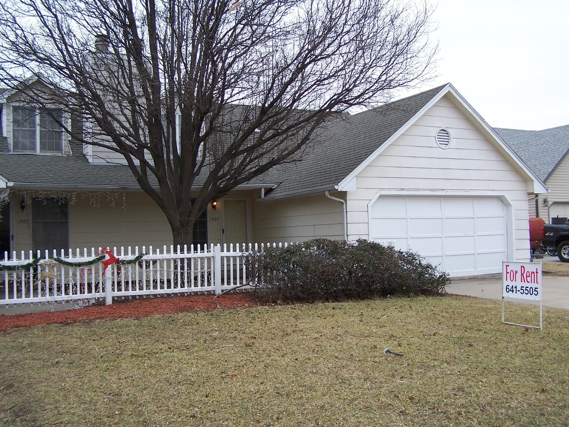 1427 S Goebel Cir, Wichita, KS 67207 House for Rent in Wichita, KS