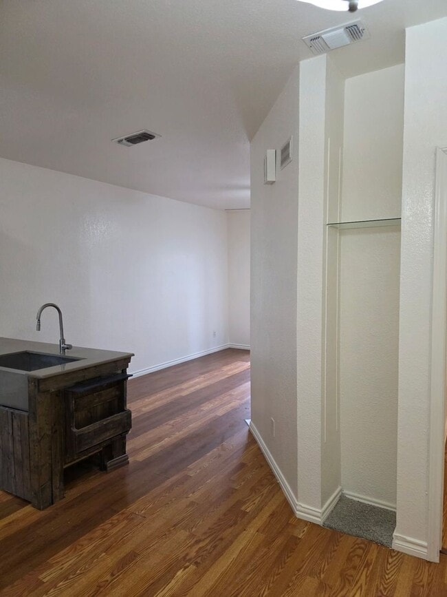 Building Photo - 4800 W Lovers Ln