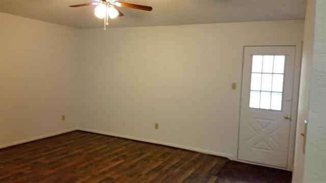 Foto del edificio - 205 Rolling Hills Ln
