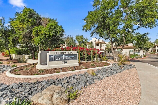 Foto del edificio - 750 E Northern Ave