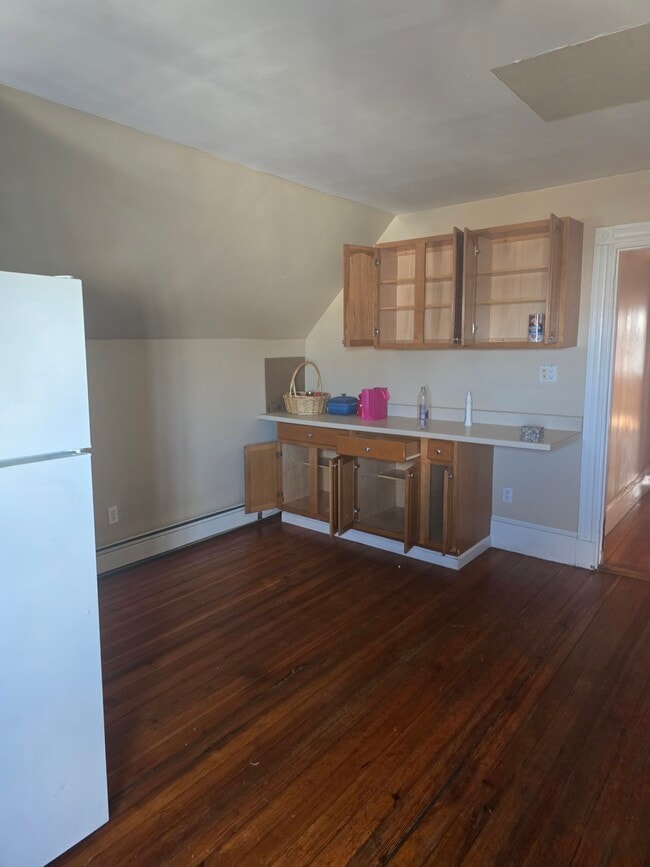 Building Photo - 38 Claybourne St