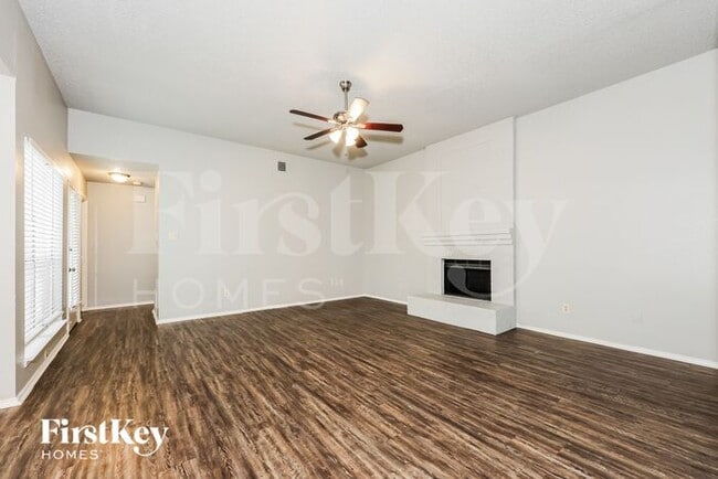 Foto del edificio - 6317 Brookcrest Dr
