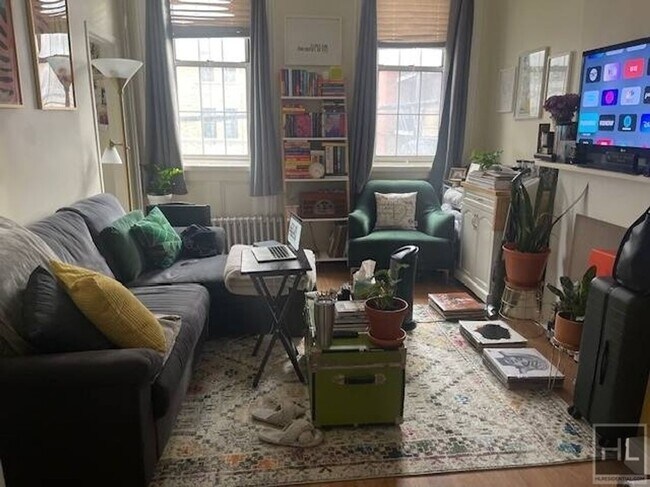 Building Photo - ST MARKS AVENUE