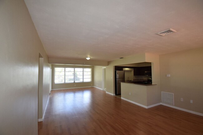 Building Photo - 1511 NW 84th Ter