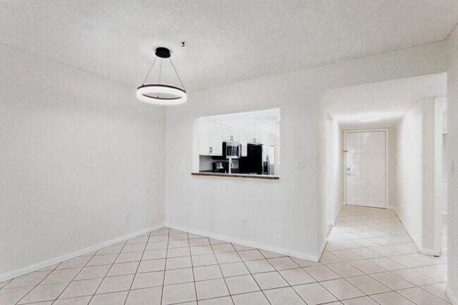 Building Photo - 3178 Via Poinciana