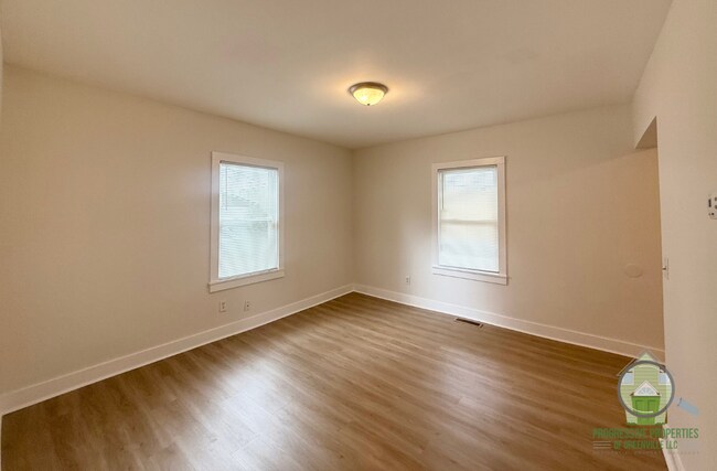 Foto del edificio - 1206 W Bramlett Rd