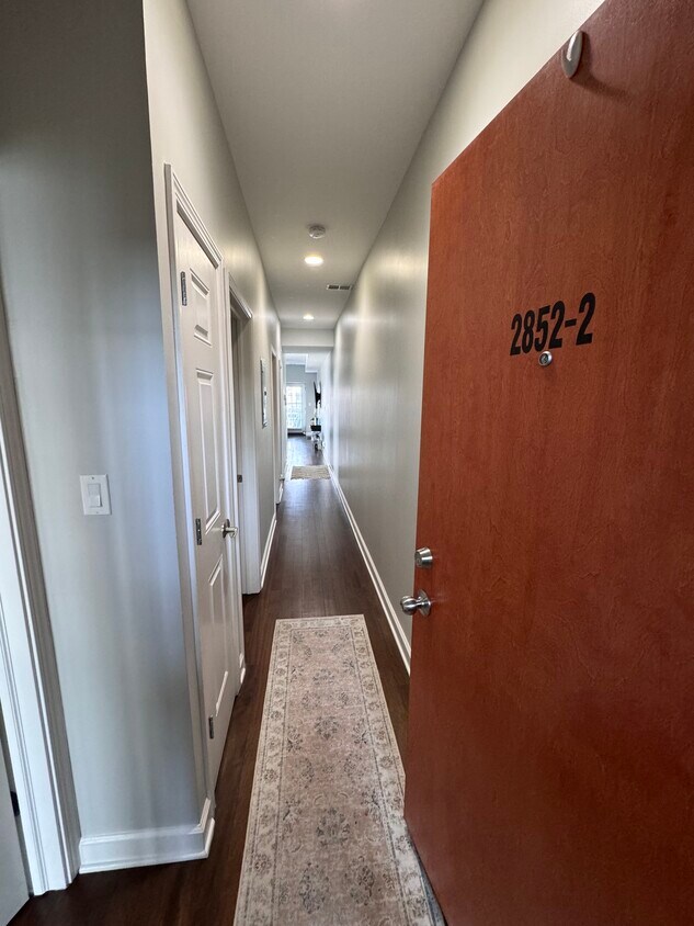 Foto principal - 2852 N Kedzie Ave