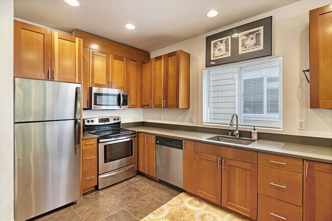Building Photo - 5428 Delridge Way SW