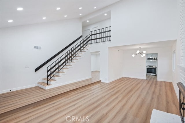 Foto del edificio - 15102 Lorenat St