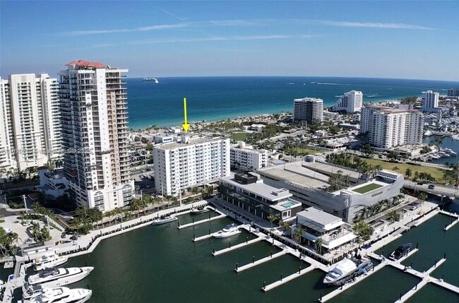 Building Photo - 200 S Birch Rd Building Photo - 200 S Birch Rd