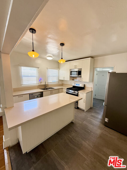 Foto principal - 1436 S Norton Ave