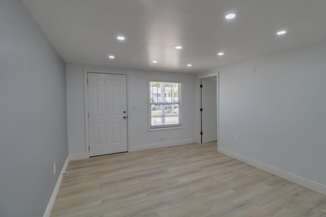 Photo - 236 N Oleander Ave House