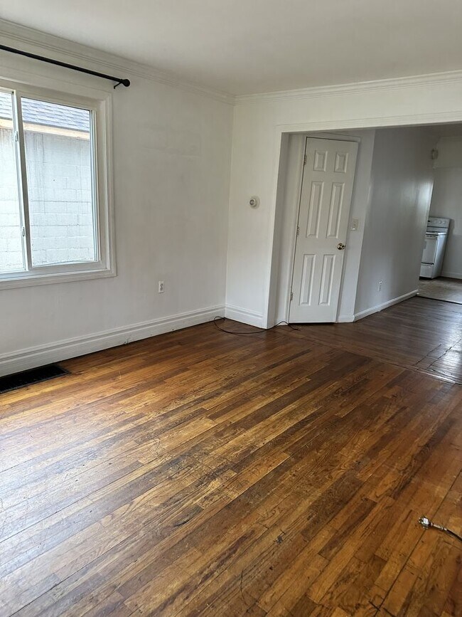 Foto del edificio - 97 Dresden Ave