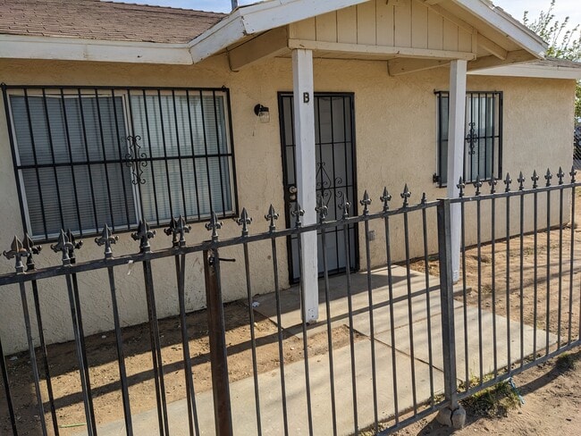 Building Photo - 16506 Lilac Rd