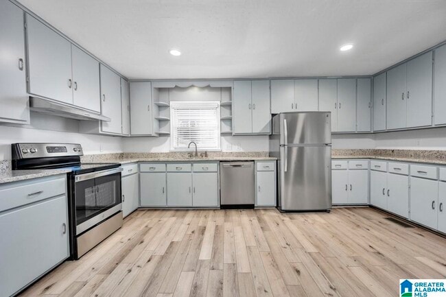 Building Photo - 505 2nd St NE