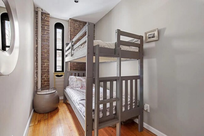 Foto del edificio - 10 W 93rd St