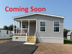Building Photo - 261 Crestwood Dr