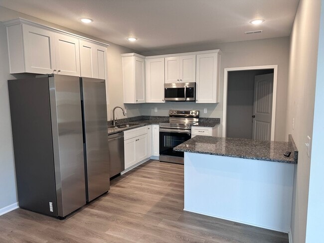 Building Photo - 709 Pampas St