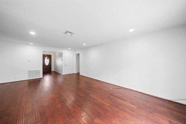 Foto del edificio - 2226 Droxford Dr