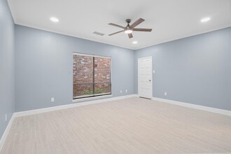 Building Photo - 1032 Townplace St