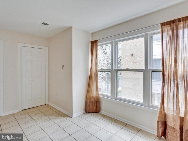 Foto del edificio - 1104 N Quincy St