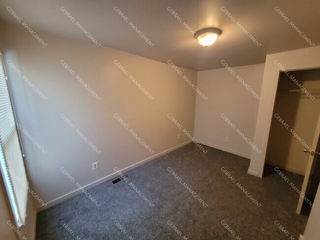 Building Photo - 804 N Webster St