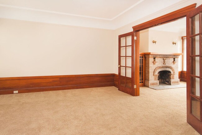 Building Photo - 558 15th Ave