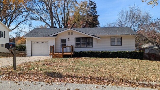 Building Photo - 7512 N Hemple Ave