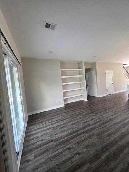 Building Photo - 8236 Oak Shade Cir