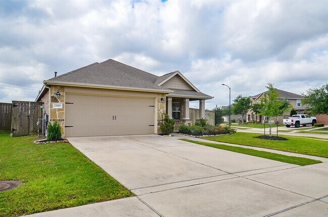 Building Photo - 23019 Tindarey Falls Ln
