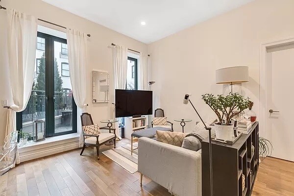 Foto del edificio - 225 5th Ave