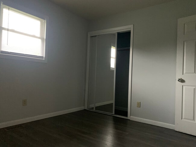 Building Photo - 1117 Pam Dr