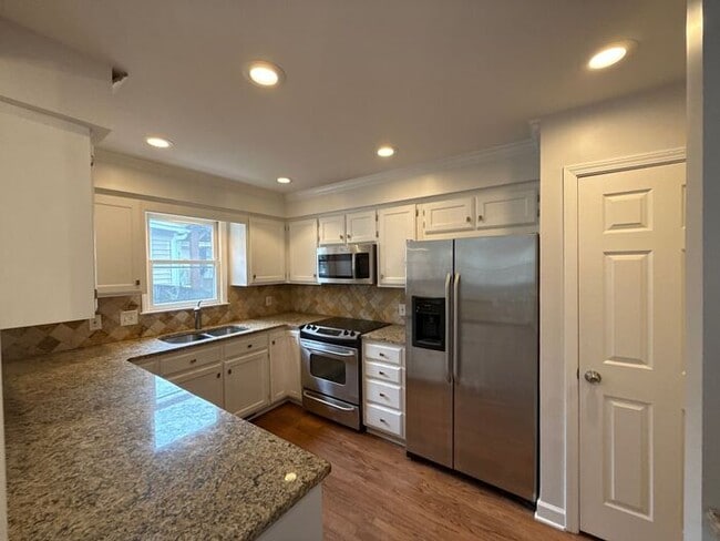 Foto del edificio - Dilworth Home - T.R. Lawing Realty Property