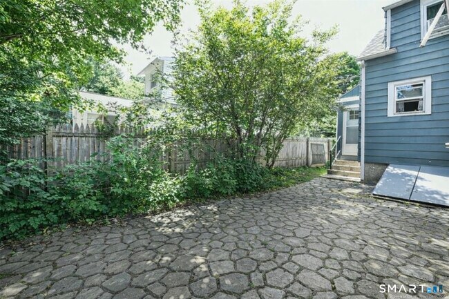 Building Photo - 111 Chestnut Grove Rd